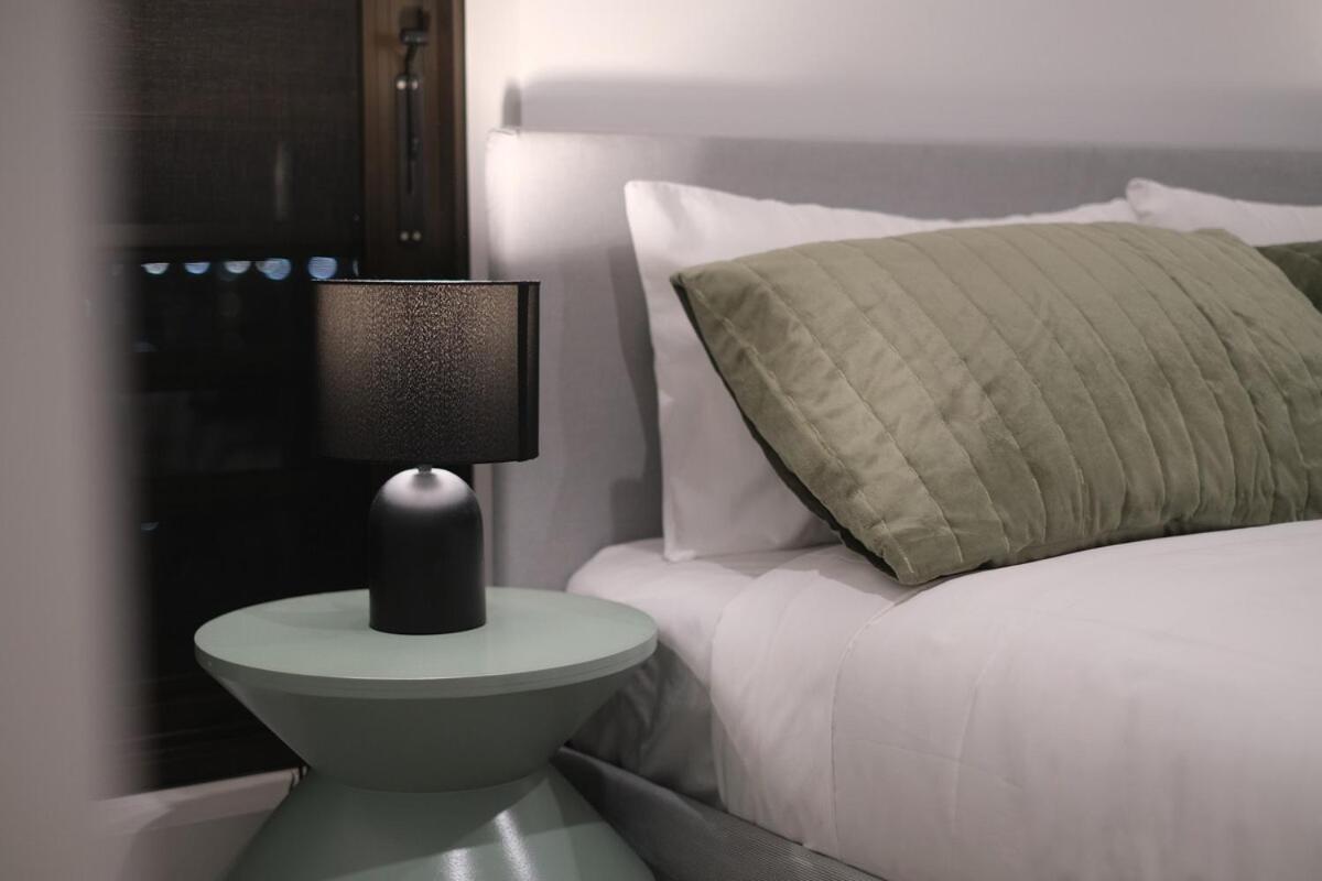 Apartment Mq Lux 2br With Study, Pool, Free Parking, Metro *